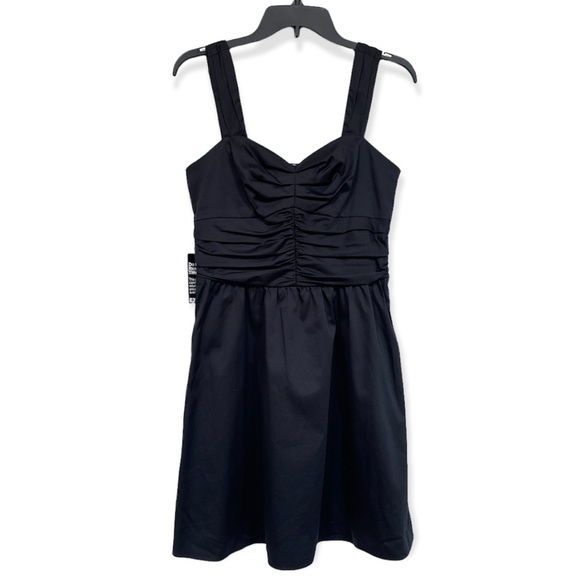 🐠Express black sleeveless cocktail dress - Picture 5 of 9